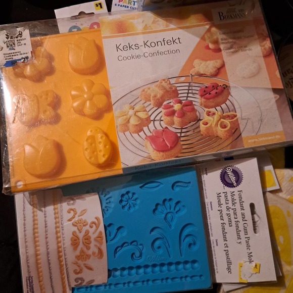 NWT- Spring in WINTER! Caterpillar Cake Pan,Tulip Cakelets Fondant Confections - Picture 5 of 9